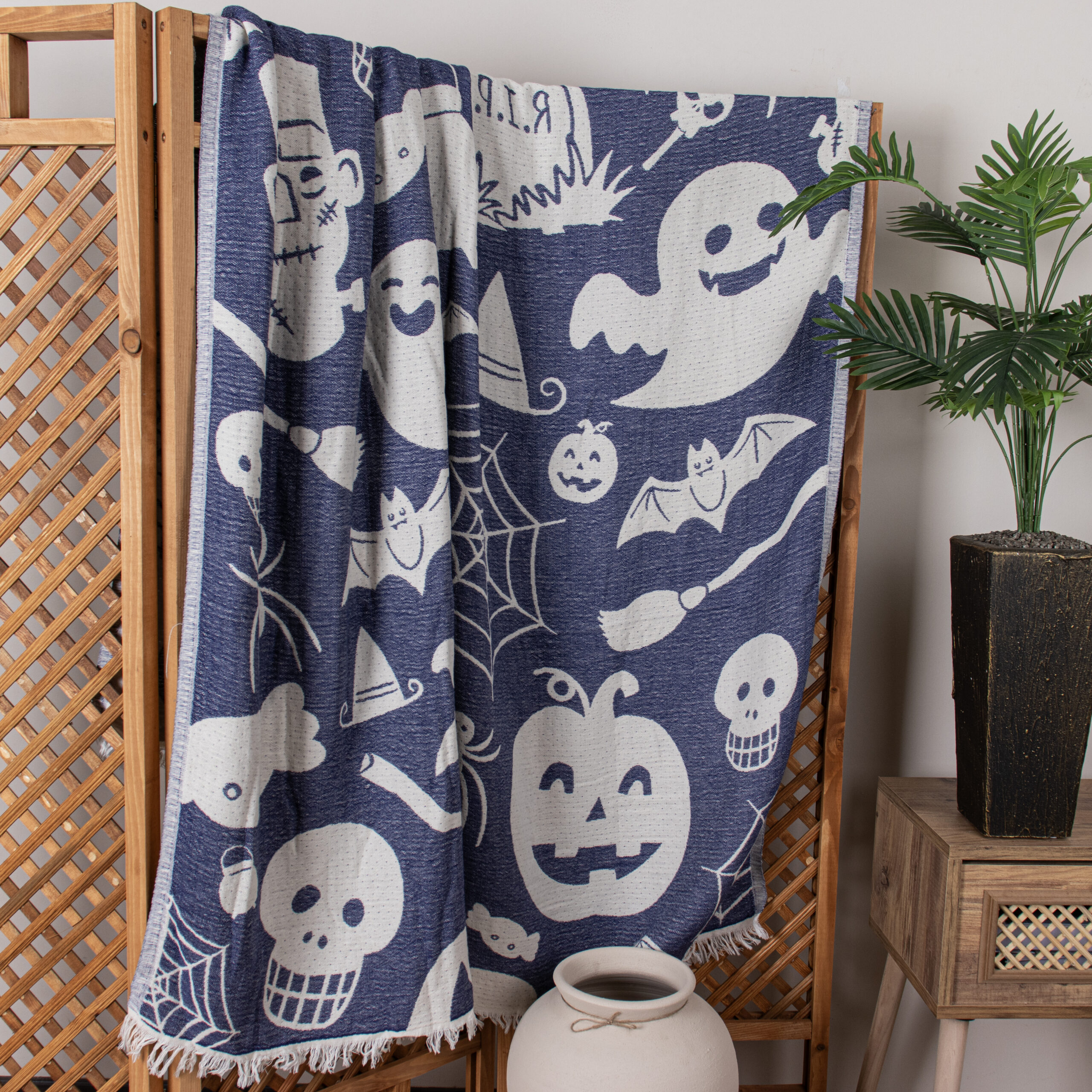 Hallowen Throw